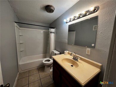 1015 Hackberry St unit A, San Marcos, TX 78666 - photo 3