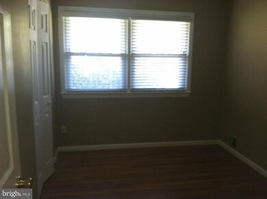 411 Orleans Cir SW, Vienna, VA 22180 - photo 5