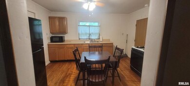 1412 N 11th St, Mount Vernon, IL 62864 - photo 3