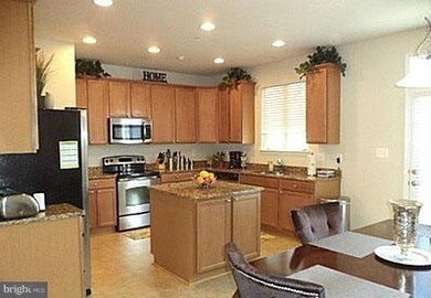 929 Hall Station Dr, Bowie, MD 20721 - photo 2