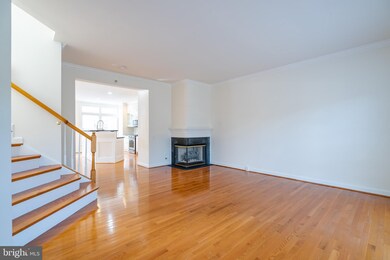 4373 Thomas Brigade Ln, Fairfax, VA 22033 - photo 7