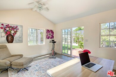 20416 Wells Dr, Woodland Hills, CA 91364 - photo 2