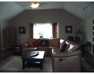 14 Wood St, Milford, MA 01757 - photo 6