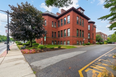 321 Plantation St unit G3, Worcester, MA 01604 - photo 2