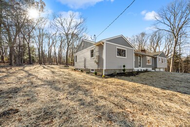 27 Tuttle Ct, Bethany, CT 06524 - photo 3