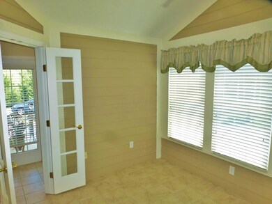 Beautiful Office or 4 Season Room