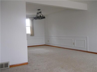 Family Room fam/din room