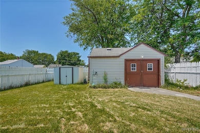 22 Idlebrook Dr, Buffalo, NY 14225 - photo 7