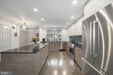 11005 Wickshire Way, Rockville, MD 20852 - photo 6