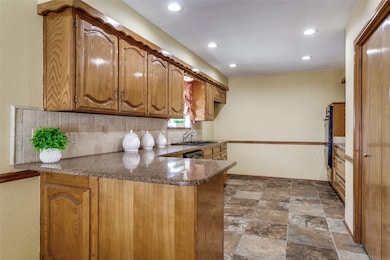 7301 Londonderry Dr, North Richland Hills, TX 76182 - photo 7