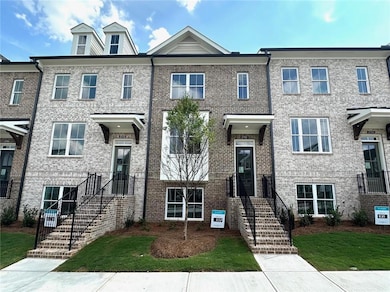 HOA maintained lawn for easy lifestyle living