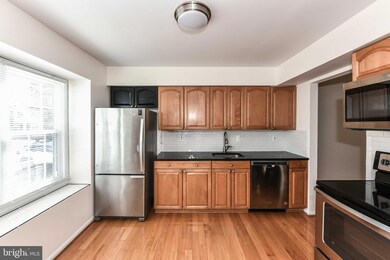 9953 Longford Ct, Vienna, VA 22181 - photo 3