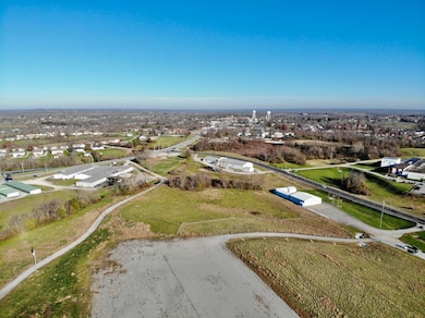 905 Stanford St, Lancaster, KY 40444 - photo 2