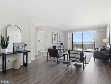 Regency unit 1017, McLean, VA 22102 - photo 3