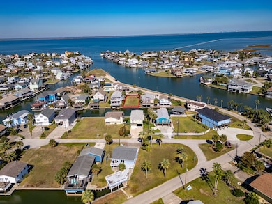 16605 Sandpiper Rd, Jamaica Beach, TX 77554 - photo 2