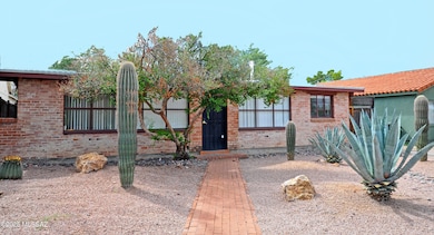 2520 E Helen St, Tucson, AZ 85716 - photo 2