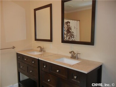 Master Bath/Spa Large Master bath with walk in clo
