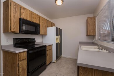 1762_E_Grandview_Rd_06