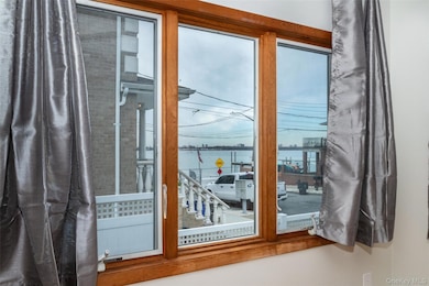 10 Pell Place, Bronx, NY 10464 - photo 5