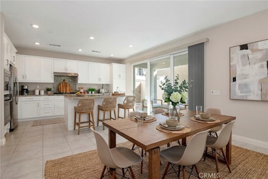 20506 Galloway Dr, Santa Clarita, CA 91351 - photo 6