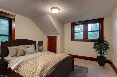 Dreamy tree-top bedrooms...