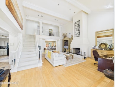 CAM02400G0-PR0202-STILL025