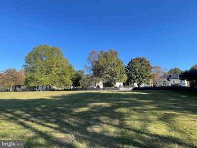 806 Pengrove Ct, Bowie, MD 20716 - photo 2