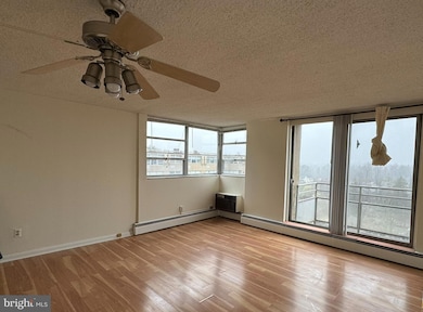 Radnor House unit 1014, Bryn Mawr, PA 19010 - photo 2