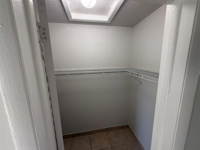 720 NE 7th St unit 7, Hallandale Beach, FL 33009 - photo 7