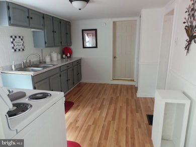 331 Independence St, Berkeley Springs, WV 25411 - photo 6