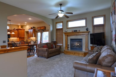 215 E Kodiak Ct, Kechi, KS 67067 - photo 4