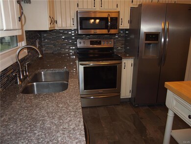 Kitchen - granite countertops, double under mount 