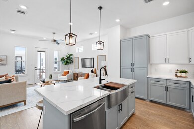 718 W Donovan St unit D, Houston, TX 77091 - photo 7