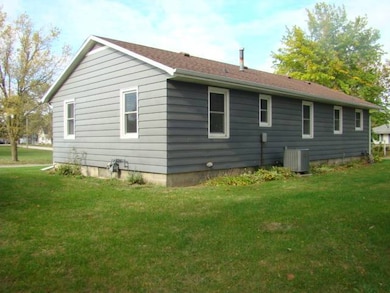 415 N Butler St, Corydon, IA 50060 - photo 2