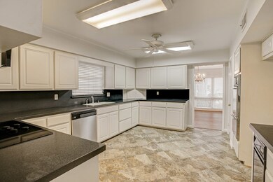 12402 Rip Van Winkle Dr, Houston, TX 77024 - photo 7