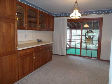 Dining Room. Opens to screened in covered back por
