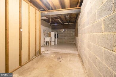 2344 Paddock Ln, Reston, VA 20191 - photo 6