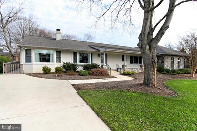 10708 Marlborough Rd, Fairfax, VA 22032 - photo 2