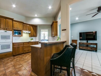 1008 Abbots Ln, Denton, TX 76205 - photo 6