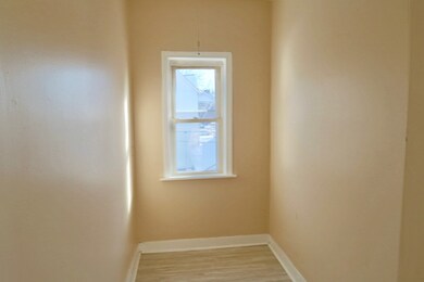 21 Waverly St unit 2, Springfield, MA 01107 - photo 3