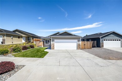 549 N Montclair Ave, East Wenatchee, WA 98802 - photo 3