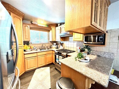 16284 Molino Dr, Victorville, CA 92395 - photo 6