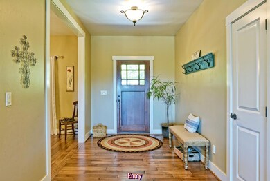 4223 Tami Ln, Central Point, OR 97502 - photo 5