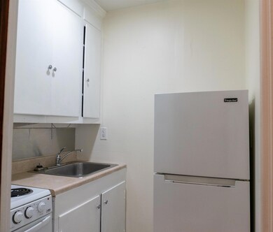 599 Middle St unit 4, Portsmouth, NH 03801 - photo 4