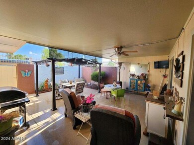 10895 W Emerald Dr, Sun City, AZ 85351 - photo 6