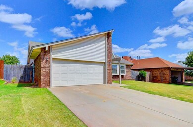 2301 NE 9th St, Moore, OK 73160 - photo 4