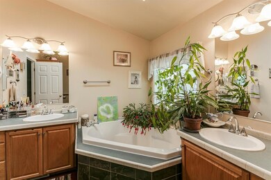 210 NW Creekside Dr, Grants Pass, OR 97526 - photo 7