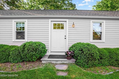 429 Round Hill Rd unit 2B, Greenwich, CT 06831 - photo 2