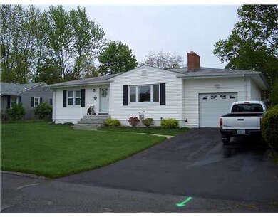 44 Gillooly Dr, Warwick, RI 02888 - photo 2