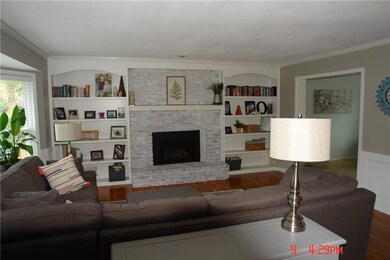 8606 Hallet St, Lenexa, KS 66215 - photo 5